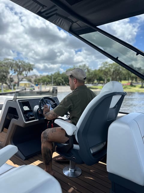 Orlando Boat Rentals - Boat Features and Specifications