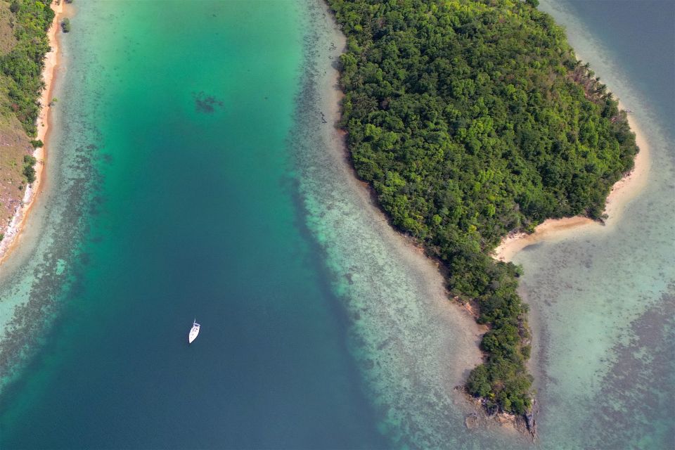 Palawan: Private Sailing Yacht Cruise in El Nido With Lunch - Boat and Skipper