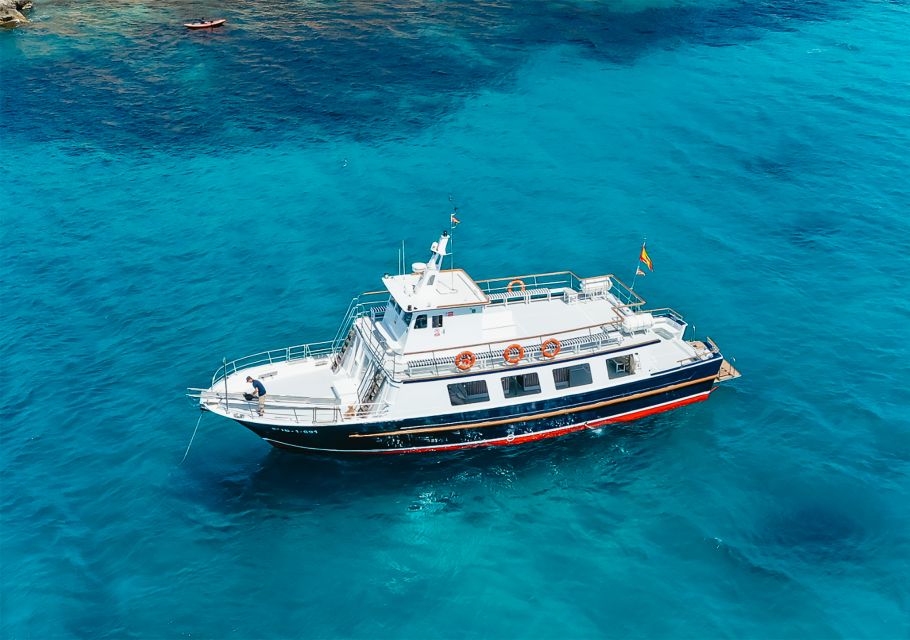 Palma: Palma Bay Boat Tour & Snorkeling With Drink Included - Included Experiences