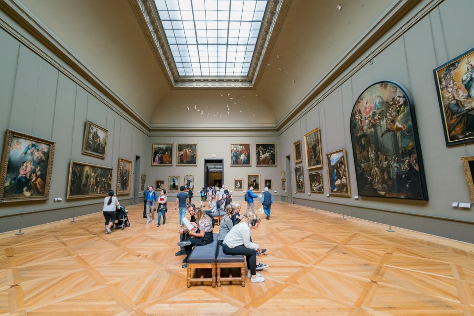 Paris: Louvre Museum Masterpieces Tour With Reserved Access - Meeting Point and Access