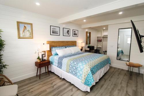 Pelican Post at Anna Maria Island Inn - Facilities and Amenities