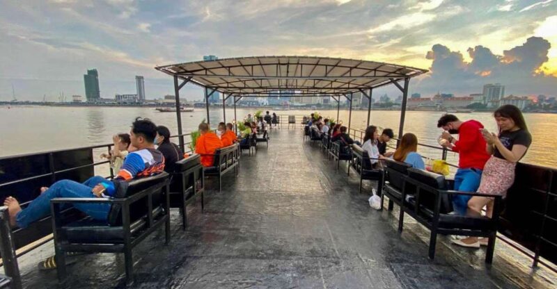 Phnom Penh: Mekong River Sunset Cruise and Tuk Tuk Ride - Highlights of the Tuk Tuk Ride