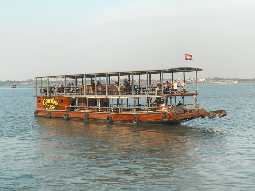 Phnom Penh: Mekong Sunset Dinner Cruise With Live Music - Itinerary and Highlights