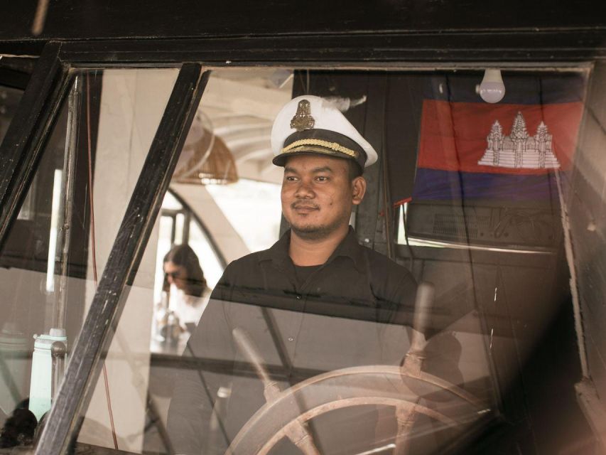 Phnom Penh: Sunset Cruise on Kanika Boat - Onboard Amenities and Services