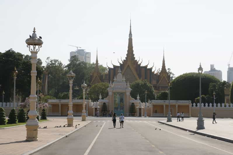 Phnom Penh Tour With English Tuk Tuk Driver - Detailed Itinerary