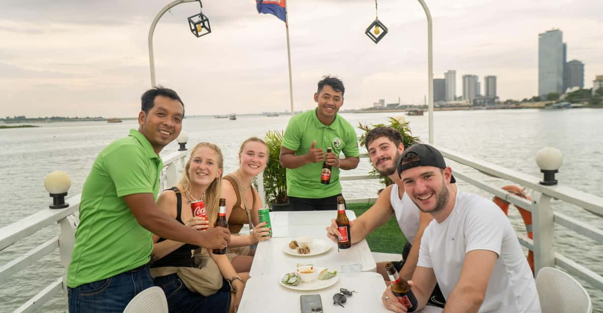 Phnom Penh Vespa City Tour + River Cruise With Drinks - Central Market Experience