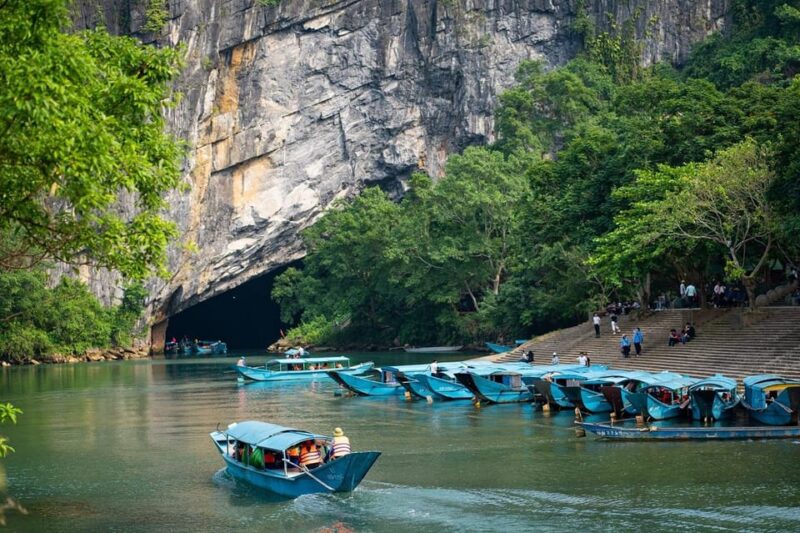 Phong Nha Cave & Paradise Cave Tour : Dong Hoi / Phong Nha - Phong Nha Cave
