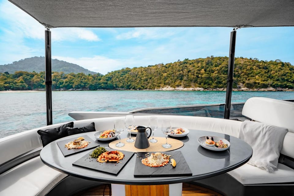 Phuket: Luxury HYPE Yacht to Phang Nga Bay and Hong Island - Yacht Amenities