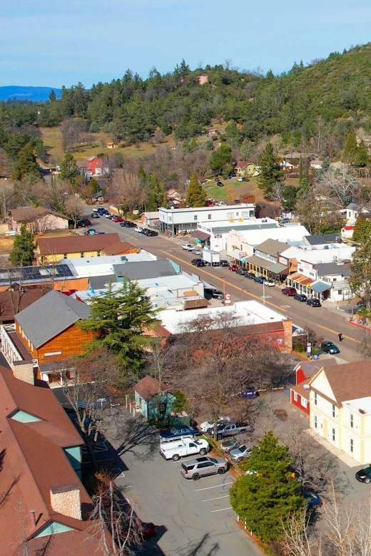 Pies & Pickaxes: A Historic Walking Tour of Julian, CA - Explore Historic Buildings on Main Street