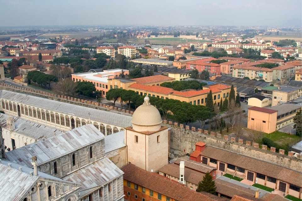 Pisa: First Discovery Walk and Reading Walking Tour - Itinerary and Key Locations