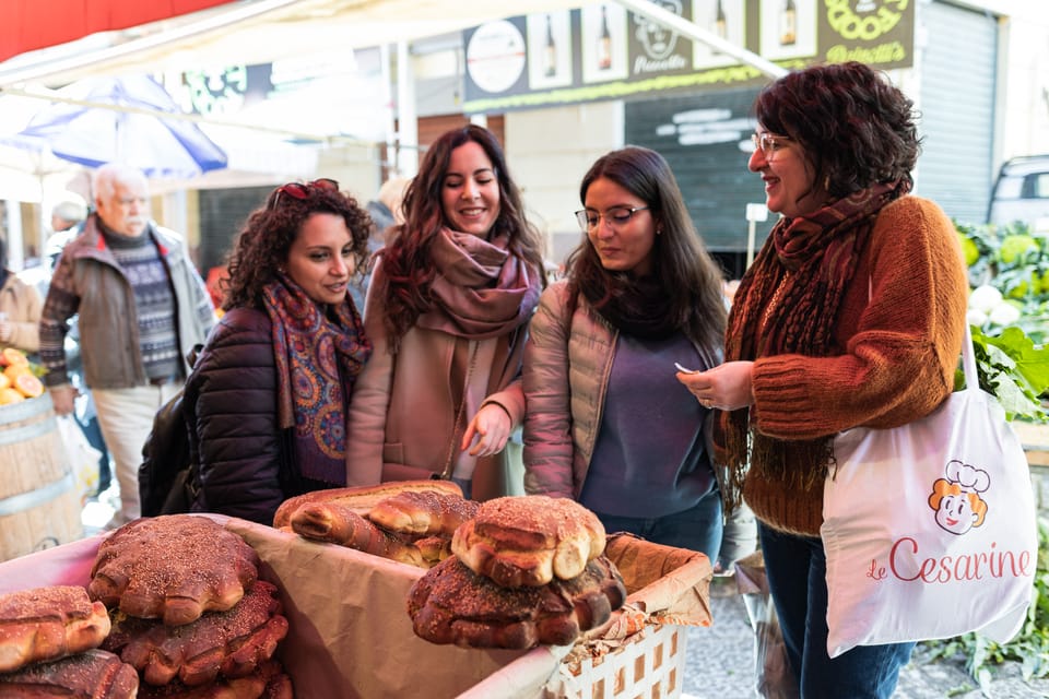 Pompei: Market, Cooking Demo & Meal at a Locals Home - Local Market Tour