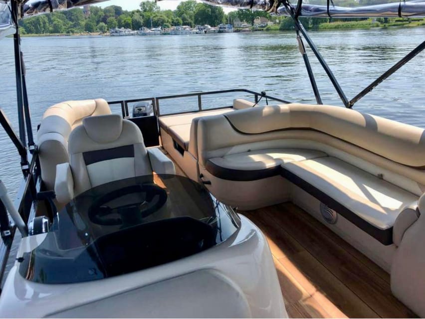 Potsdam: Rent a License-Free Boat for up to 14 PAX - Included Services