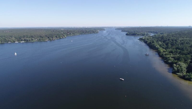 Potsdam: Yacht Cruise - Lakes of Berlin - Castles & Nature - Onboard Experience