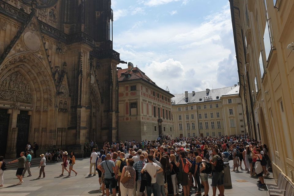 Prague: 1-Hour Castle Tour With Fast-GET Admission Ticket - Tour Details