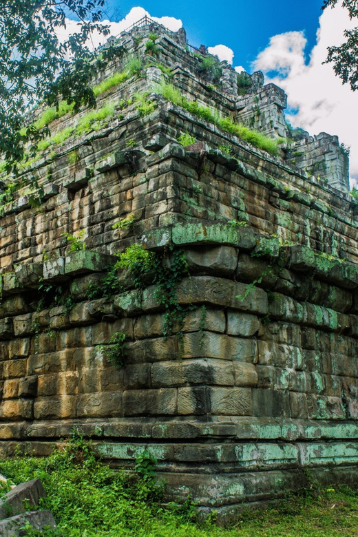 Prasat Thom, Koh Ker Group & Beng Mealea Full-Day Tour - Travel to Koh Ker