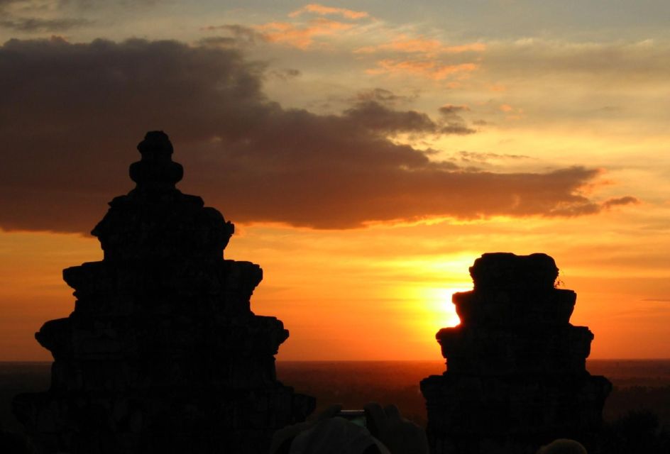 Private Angkor Wat Sunset Tour - Experience Highlights