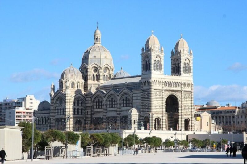 Private Custom Tour With a Local Guide Marseilles - Local Guide Experience