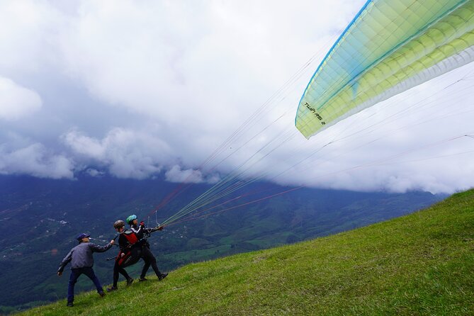 Private Guatape +Boat Ride+Paragliding Flight+Animal Farm - Safety and Accessibility