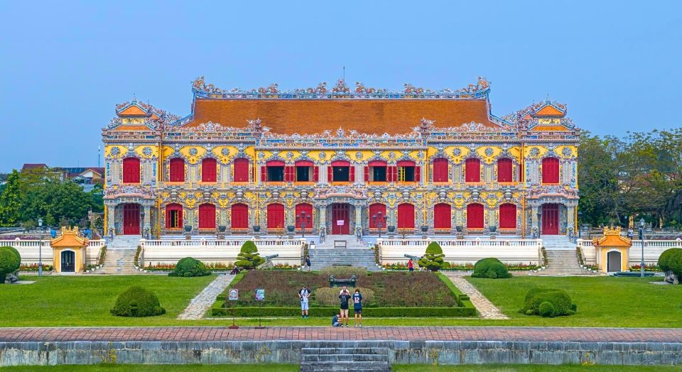 Private Hue Walking Tour to Imperial Citadel With Tour Guide - Historical Significance