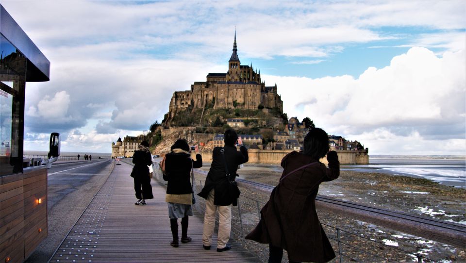 Private Mont Saint-Michel Family Walking Tour - Historical Significance