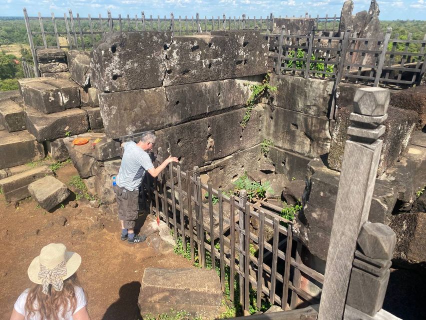 Private Preah Vihea and 2 Temples Guided Tour - Highlights of Preah Vihear