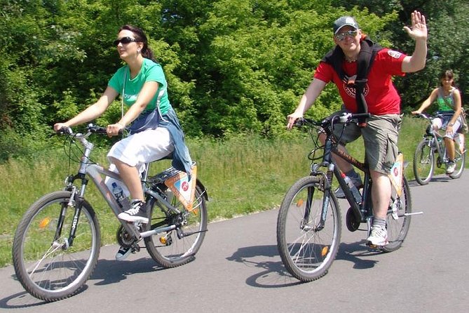 PRIVATE - River & Park Bike Tour to Troja Chateau (Small Groups) - Minimum Group Size