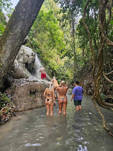 Private : Sticky Waterfall & Secret Temple & Karen Village. - Cultural Experience