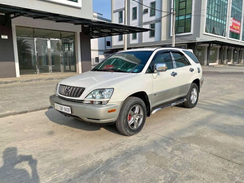 Private Taxi From Phnom Penh to Sihanoukville - Vehicle Choices Available