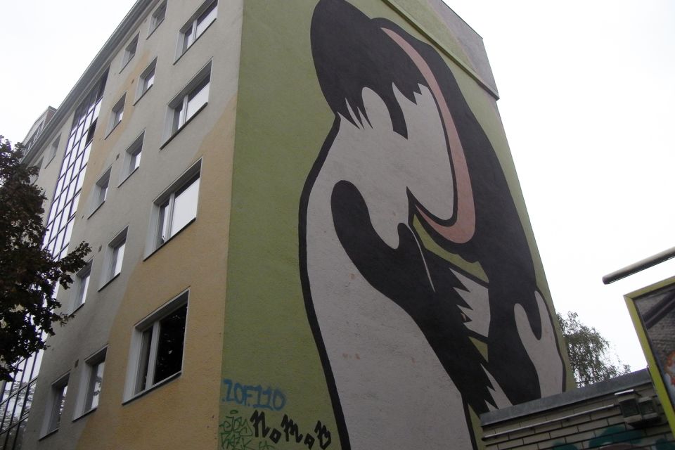 Private Tour Alternative Berlin - Murals, Graffiti, Squats - Emergence of Alternative Movements