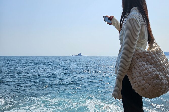 Private Tour South and West Jeju Island With Experienced Driver - Mysterious Road Experience