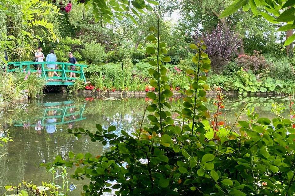 Private Trip Giverny Versailles Trianon Lunch From Paris - Giverny: A Cultural Experience