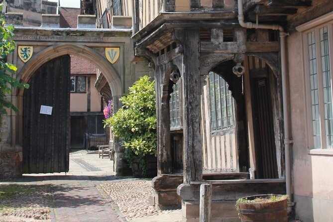 Private Walking Tour in Warwick - Tour Booking and Confirmation