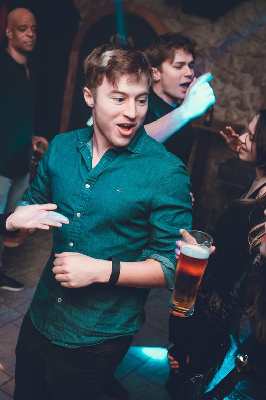 Pub Crawl 1hr Unlimited Beer + Vodka Then Clubs in Katowice - Booking Your Spot