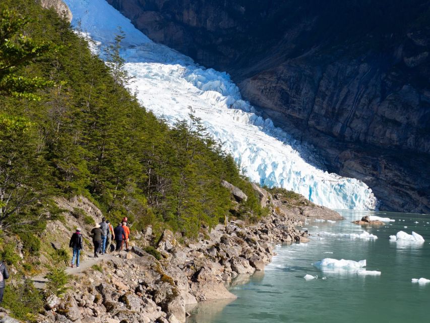 Puero Natales: Glacier Tour With Lunch & Whiskey Aperitif - Inclusions and Amenities