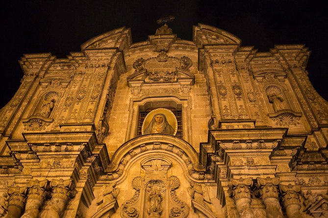 Quito at Night & Urban Legends Tour - Meeting and Pickup