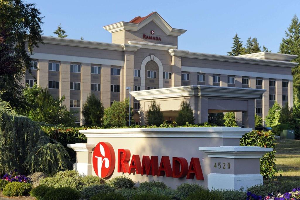 Ramada by Wyndham Olympia - Facilities and Amenities