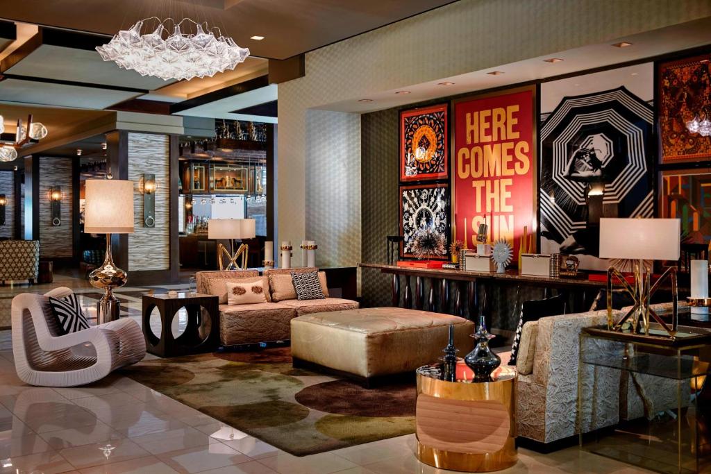 Renaissance Phoenix Downtown Hotel - Guest Ratings