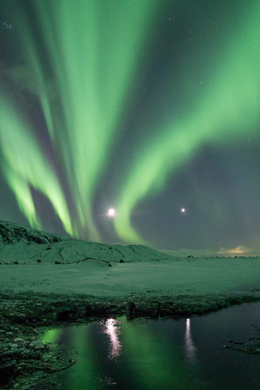 Reykjavik: Enchanted Aurora Northern Lights Tour With Photos - Inclusions and Amenities