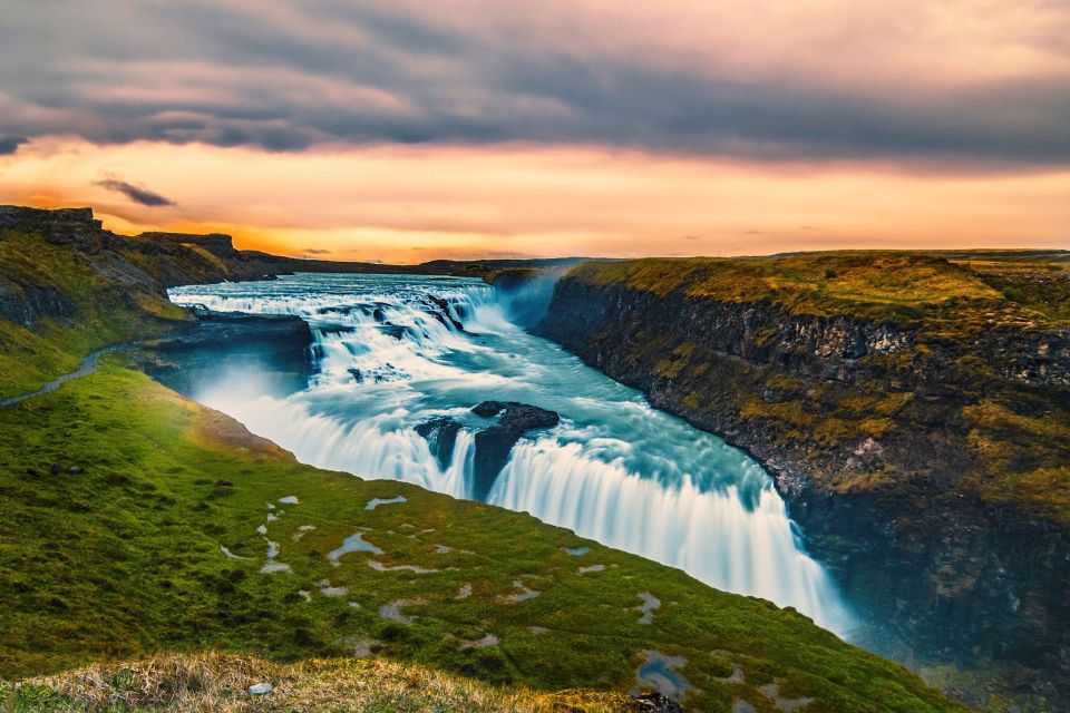 Reykjavik: Golden Circle, Tomato Farm and Kerið Crater Tour - Þingvellir National Park