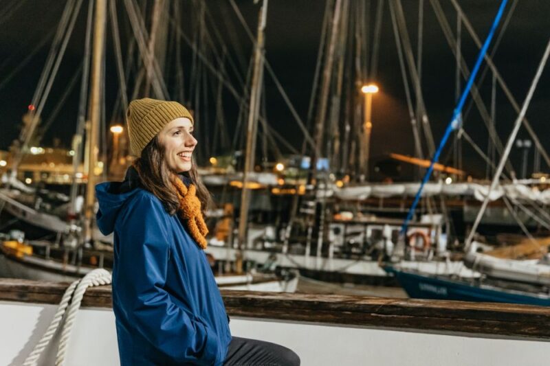 Reykjavik: Northern Lights Yacht Tour - Onboard Amenities
