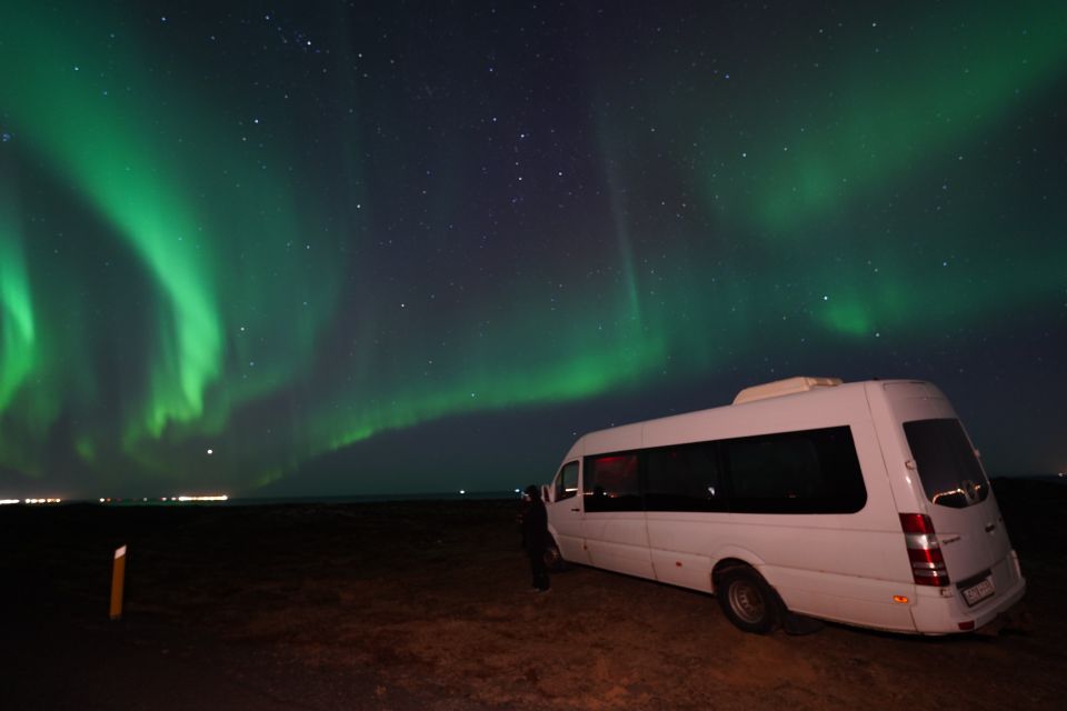 Reykjavik: Premium Northern Lights Tour With Free Photos - Itinerary and Experience