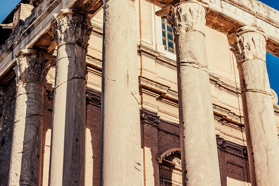 Rome: Colosseum Arena Tour With Ancient Rome Guided Tour - Historical Significance of the Colosseum