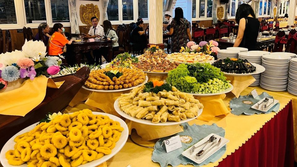 Saigon River Dinner on Cruise With Buffet and Live Music - Scenic Experience