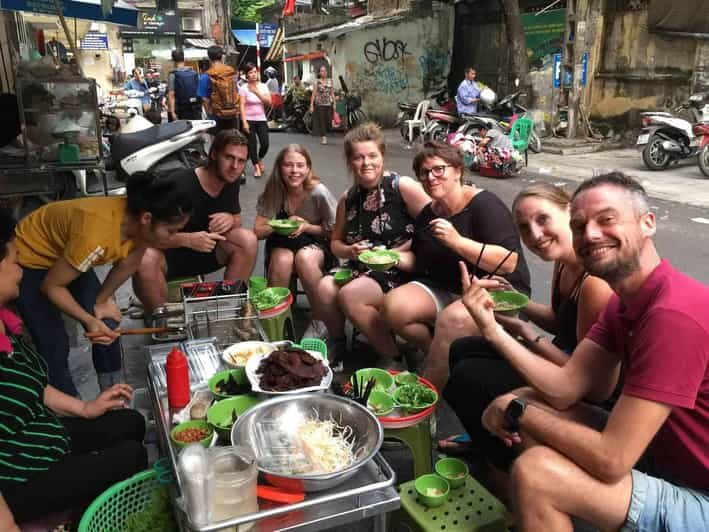 Saigon: Street Food Tasting & Sightseeing Tour by Motorbike - Itinerary Details