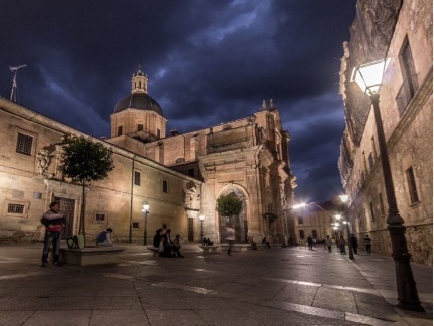 Salamanca: Evening Sightseeing Walking Tour - Experience Details