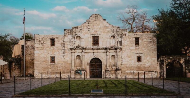 San Antonio: Self-Guided Ghost Walking Tour - Riverwalks Ghostly Sightings