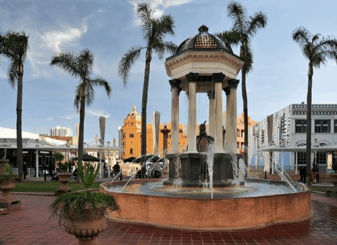 San Diego : Must-See Attractions Walking Tour With A Guide - Optional Museum and Park Visits