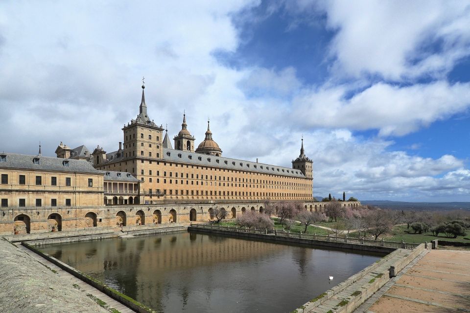 San Lorenzo De El Escorial: Monastery and Site Guided Tour - Inclusions and Booking Details