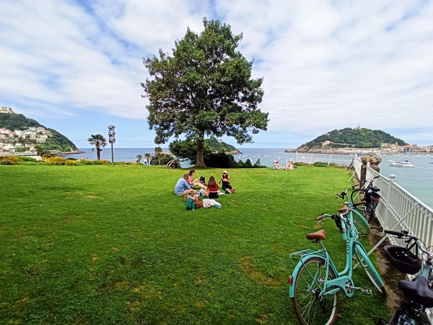 San Sebastián: Discover San Sebastián on a Bike - Activity Highlights