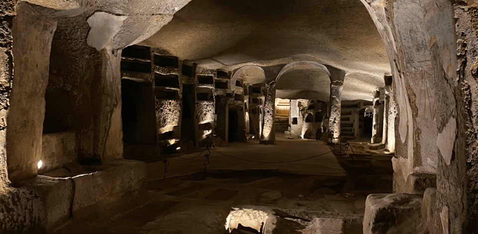 Sanità Tour: Ancient Catacombs in a Folkloric Neighborhood - What to Bring